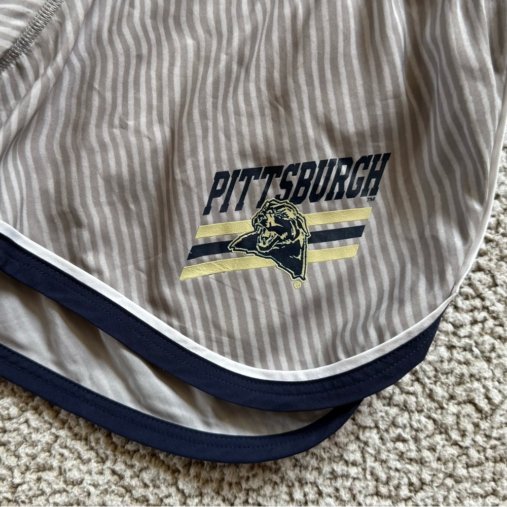 ✝️ Under Armour | LIKE NEW • Gray & Navy University of Pittsburgh Running Shorts - Picture 2 of 7